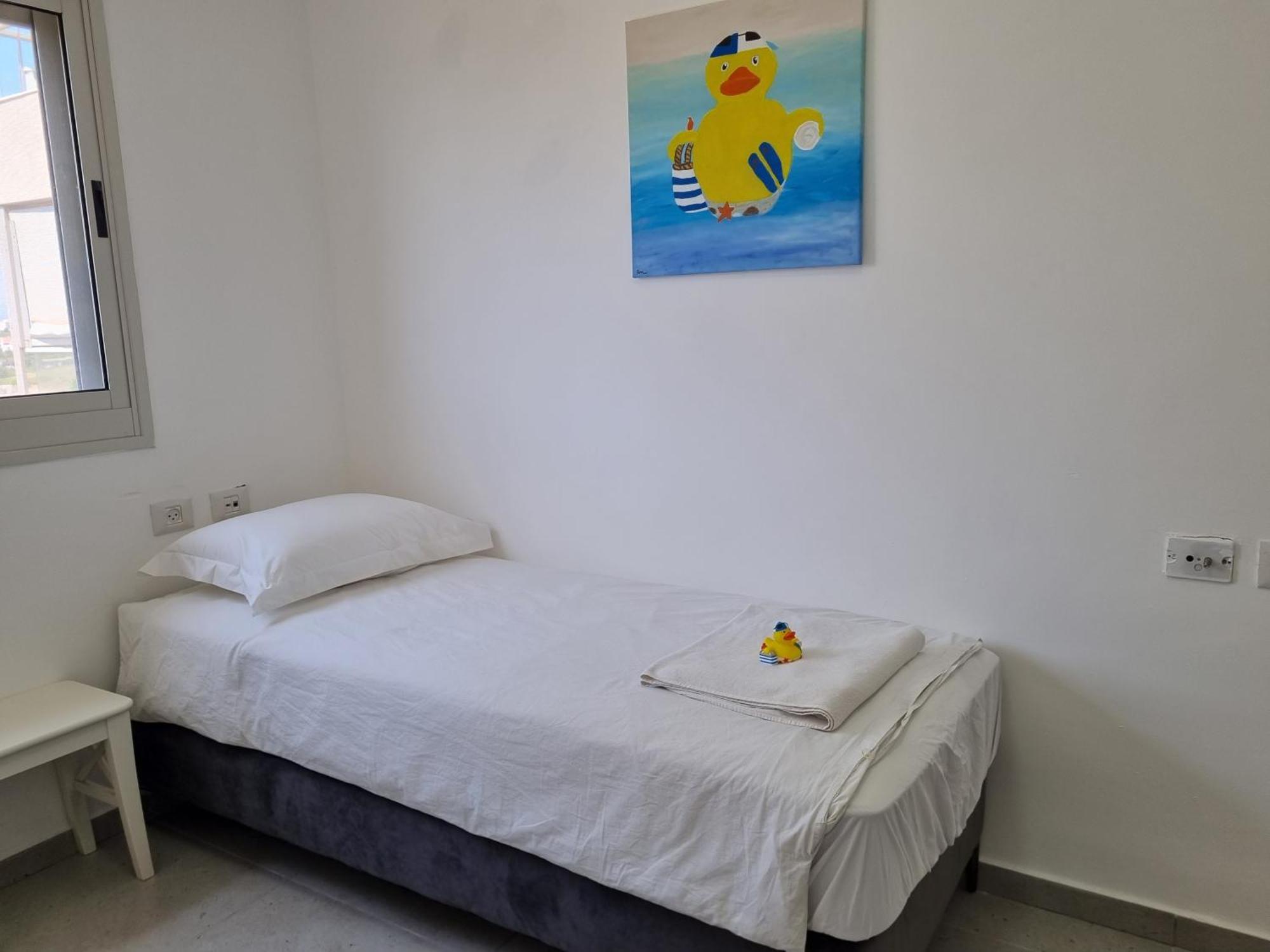 עכו Ducks On The Beach מראה חיצוני תמונה